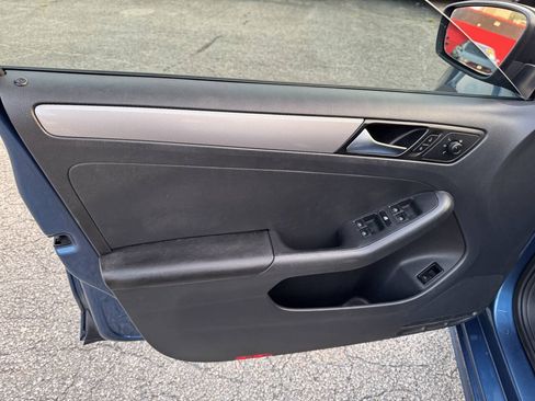 Used 2016 Volkswagen Jetta SE FWD image 20