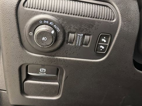 Used 2024 Jeep Wagoneer Series III AWD/4WD image 16