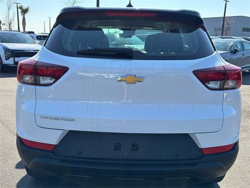 Used 2023 Chevrolet TrailBlazer LS image 10