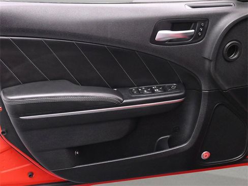 Used 2016 Dodge Charger R/T image 9