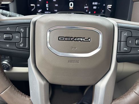 Used 2024 GMC Yukon Denali RWD image 19