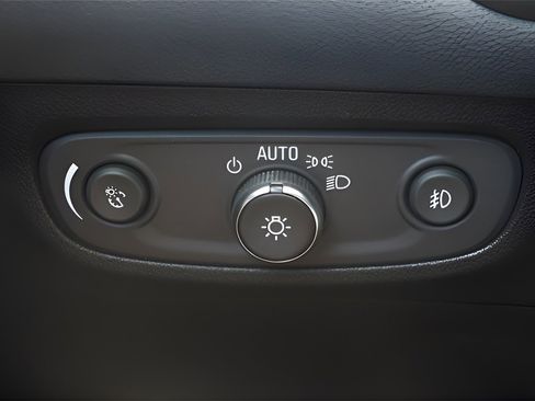 Used 2022 Buick Encore GX Select w/ Safety Package II image 21