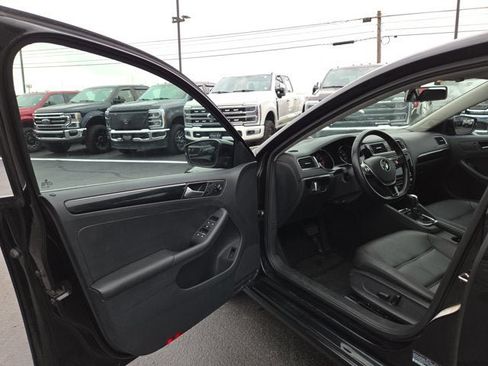 Used 2017 Volkswagen Jetta SEL FWD image 7