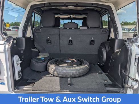 Used 2023 Jeep Wrangler Unlimited Rubicon 4xe AWD/4WD image 28