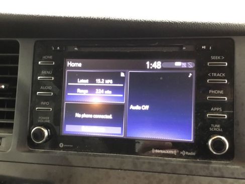 Used 2018 Toyota Sienna LE w/ Protection Package image 23