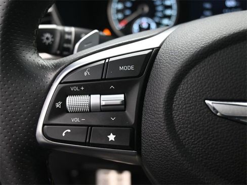 Used 2023 Genesis G70 2.0T w/ Sport Prestige Package image 28