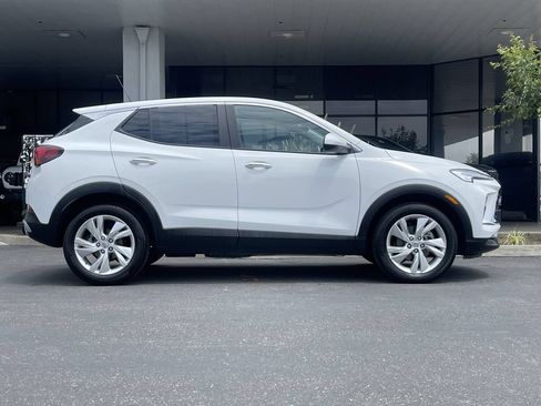 Used 2024 Buick Encore GX Preferred FWD image 3