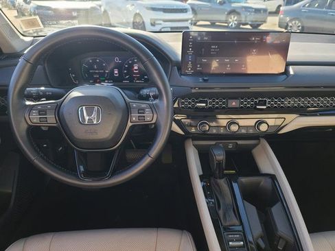 Used 2025 Honda Accord EX-L image 9