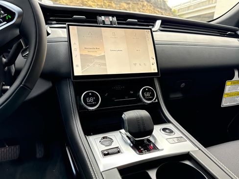 Used 2026 Jaguar F-PACE R-Dynamic S image 9