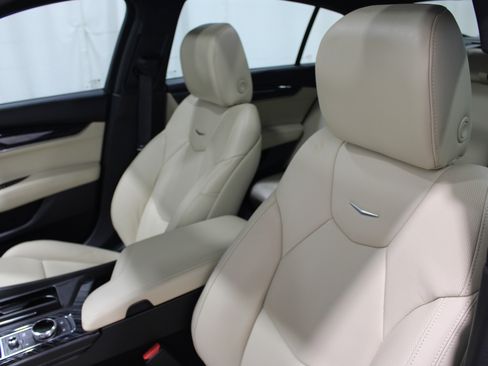 Used 2025 Cadillac CT5 Premium Luxury RWD image 4
