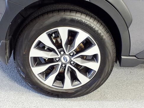 Certified 2025 Subaru Outback Limited image 5