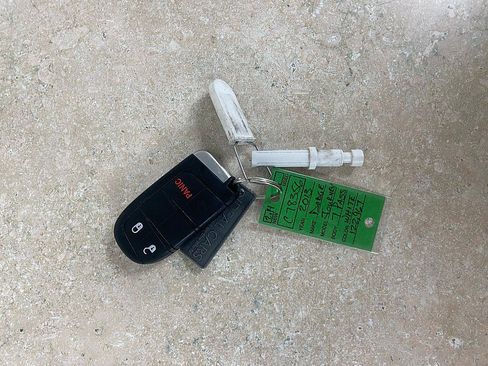 Used 2013 Dodge Journey SE image 27