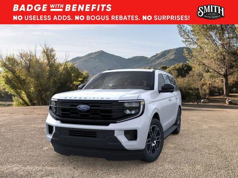 New 2025 Ford Expedition Active image 3