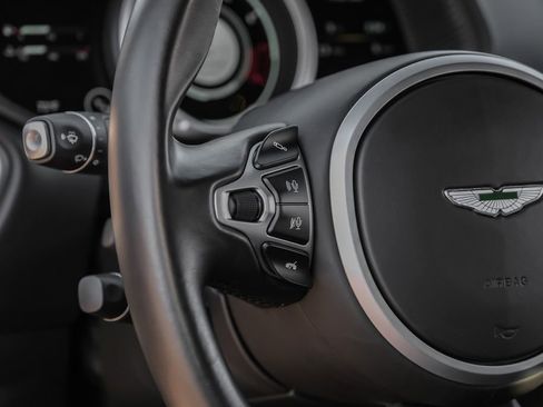 Used 2020 Aston Martin DB11 Coupe image 14