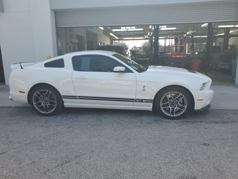 Used 2013 Ford Mustang Shelby GT500 RWD image 4