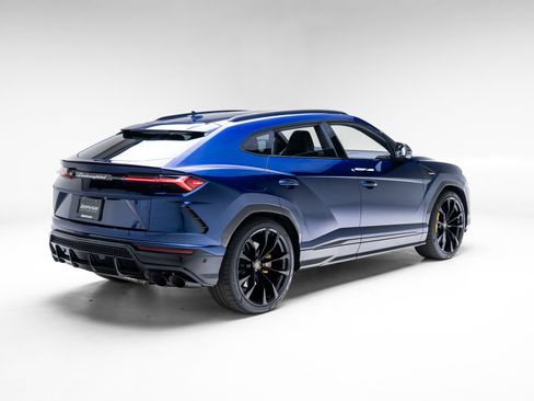 Used 2022 Lamborghini Urus image 24