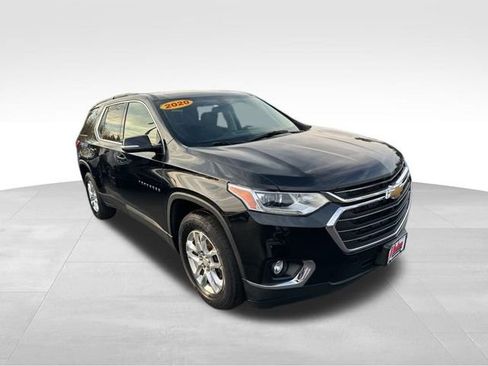 Used 2020 Chevrolet Traverse LT image 3