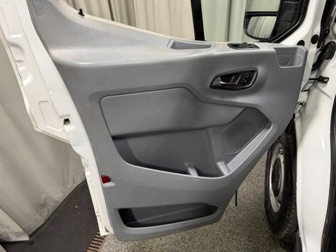 Used 2015 Ford Transit 250 130 Low Roof RWD image 18
