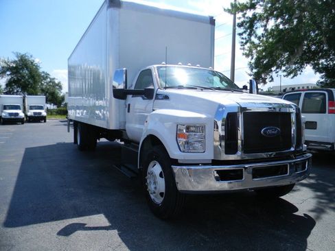 Used 2023 Ford F650 2WD Regular Cab Super Duty image 3
