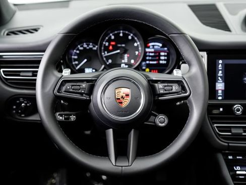 Certified 2026 Porsche Macan AWD/4WD image 23