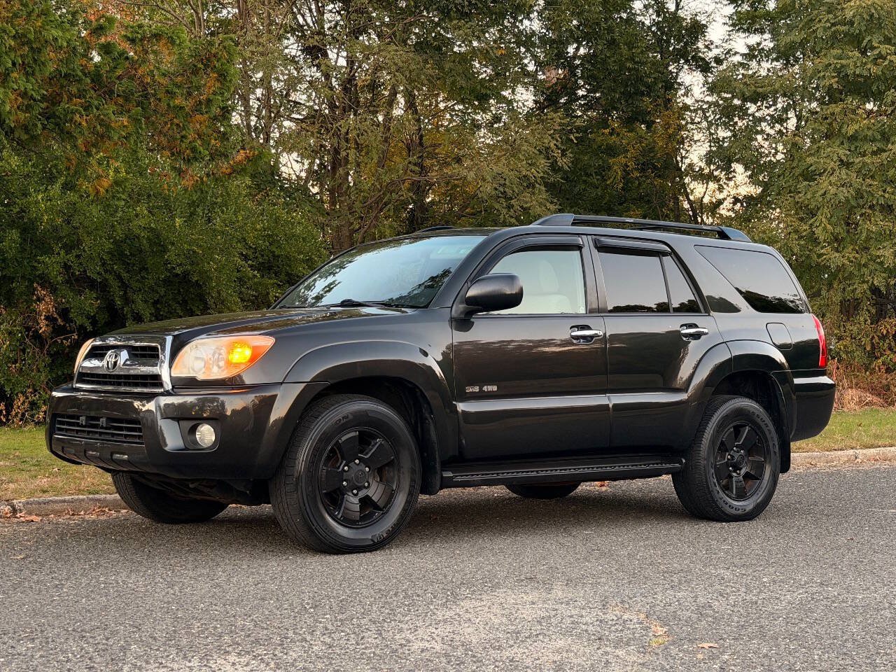 Used 2007 Toyota 4Runner SR5 AWD/4WD image 1