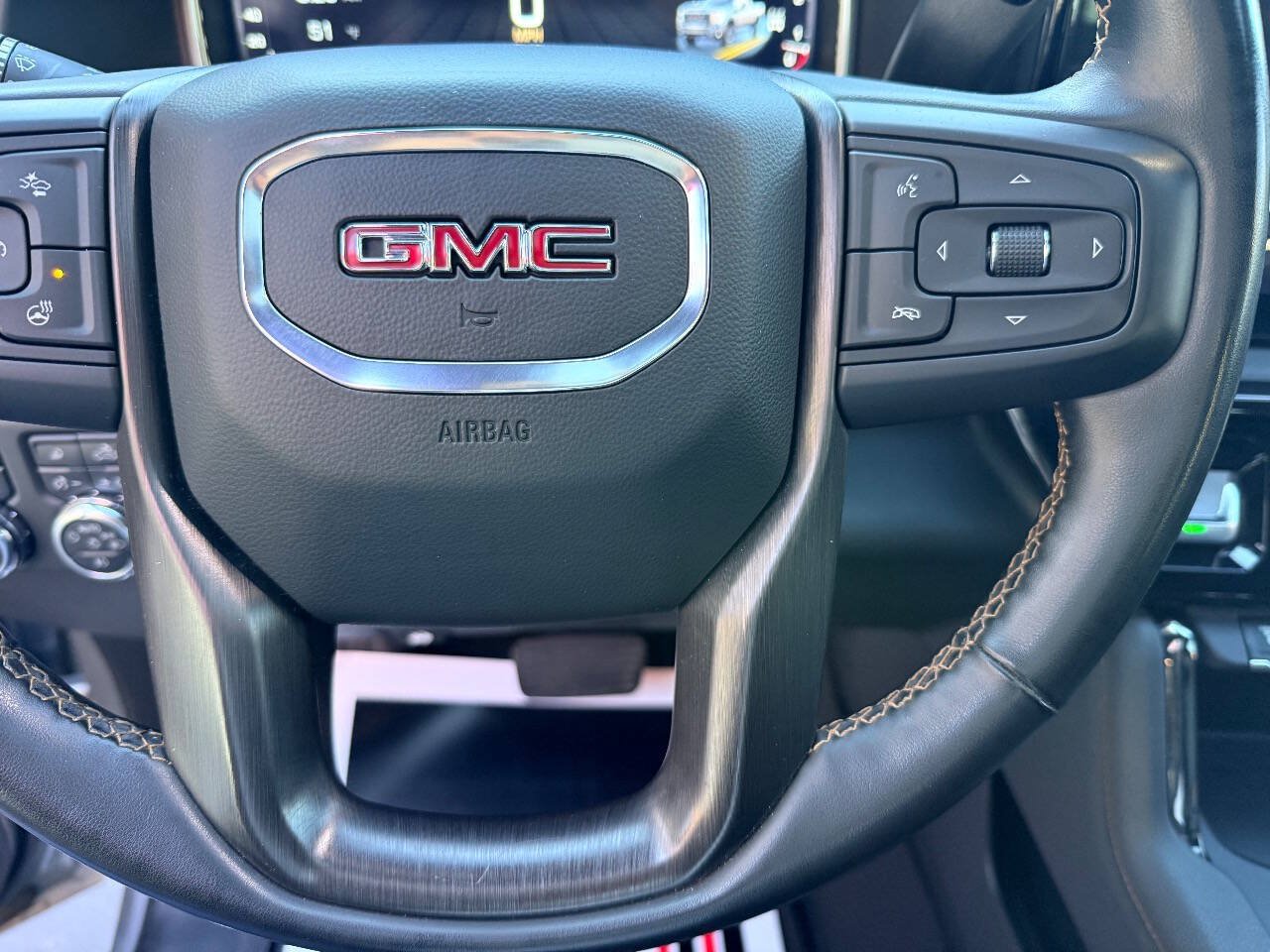 Used 2024 GMC Sierra 2500 AT4 w/ Technology Package AWD/4WD image 27