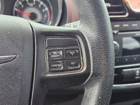 Used 2013 Chrysler 200 LX FWD image 31