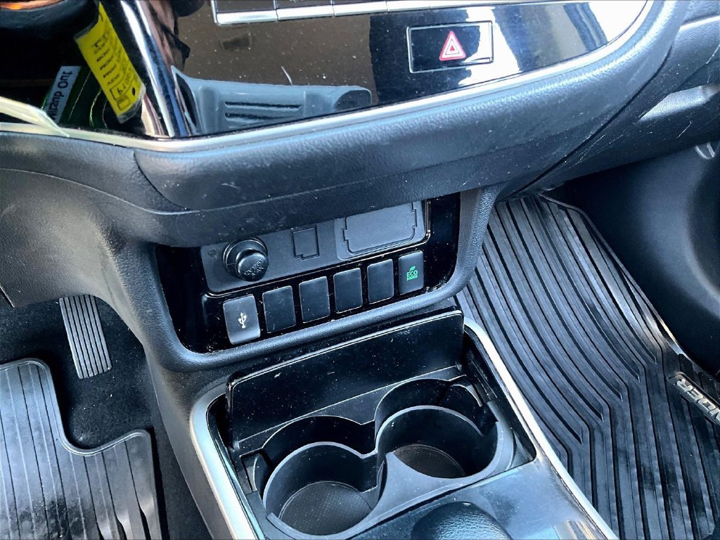 Used 2020 Mitsubishi Outlander ES AWD/4WD image 17