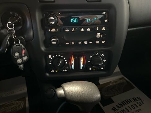 Used 2004 Chevrolet Monte Carlo SS w/ Dale Earnhardt Jr. Package image 37