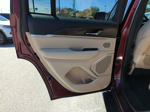 New 2026 Jeep Grand Cherokee Limited w/ Limited Altitude Package AWD/4WD image 29