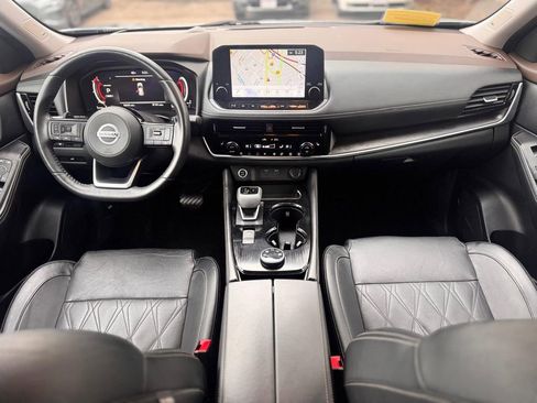 Used 2021 Nissan Rogue Platinum image 11