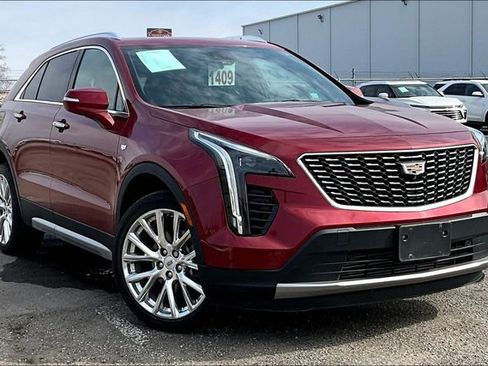 Used 2020 Cadillac XT4 Premium Luxury image 2