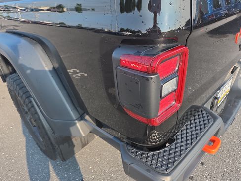 Used 2023 Jeep Gladiator Mojave w/ LED Lighting Group AWD/4WD image 12