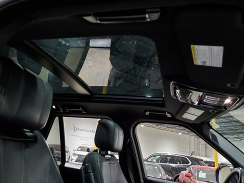 Used 2018 Land Rover Range Rover HSE AWD/4WD image 16
