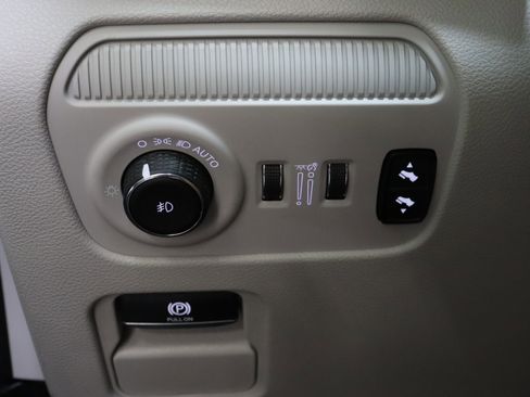 Used 2022 Jeep Wagoneer Series III w/ Premium Group I RWD image 27