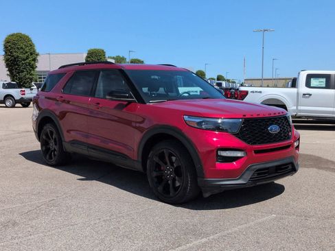 Used 2022 Ford Explorer ST w/ Equipment Group 401A AWD/4WD image 2