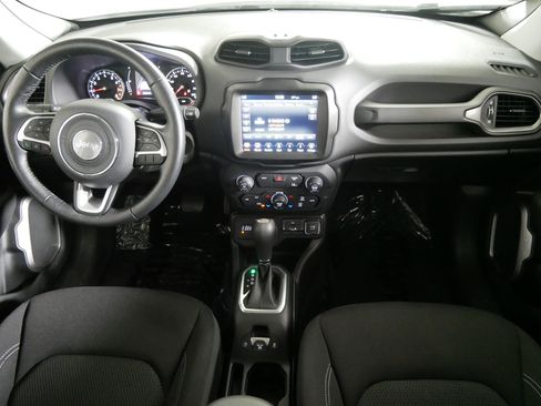 Used 2023 Jeep Renegade Latitude w/ Premium Group AWD/4WD image 10