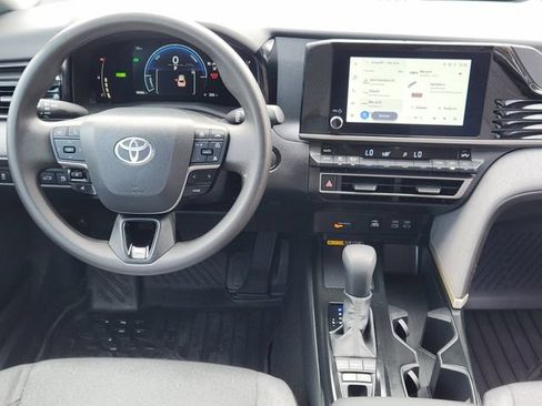 Used 2026 Toyota Camry LE FWD image 27