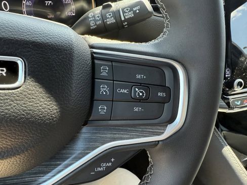 Used 2024 Jeep Wagoneer Series II image 21