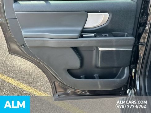 Used 2025 Ford Expedition Active AWD/4WD image 29