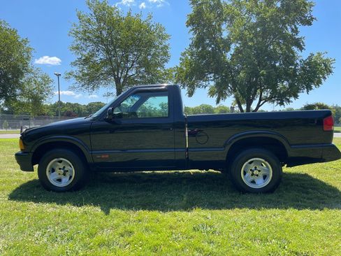 Used 1994 Chevrolet S10 Pickup 2WD Regular Cab image 40
