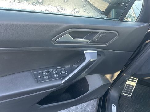 Used 2021 Volkswagen Tiguan SE R-Line image 20