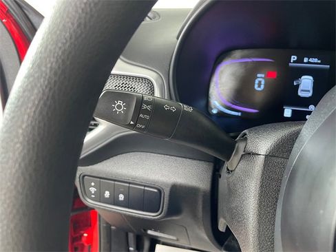 Certified 2025 Kia Soul LX w/ LX Technology Package image 13