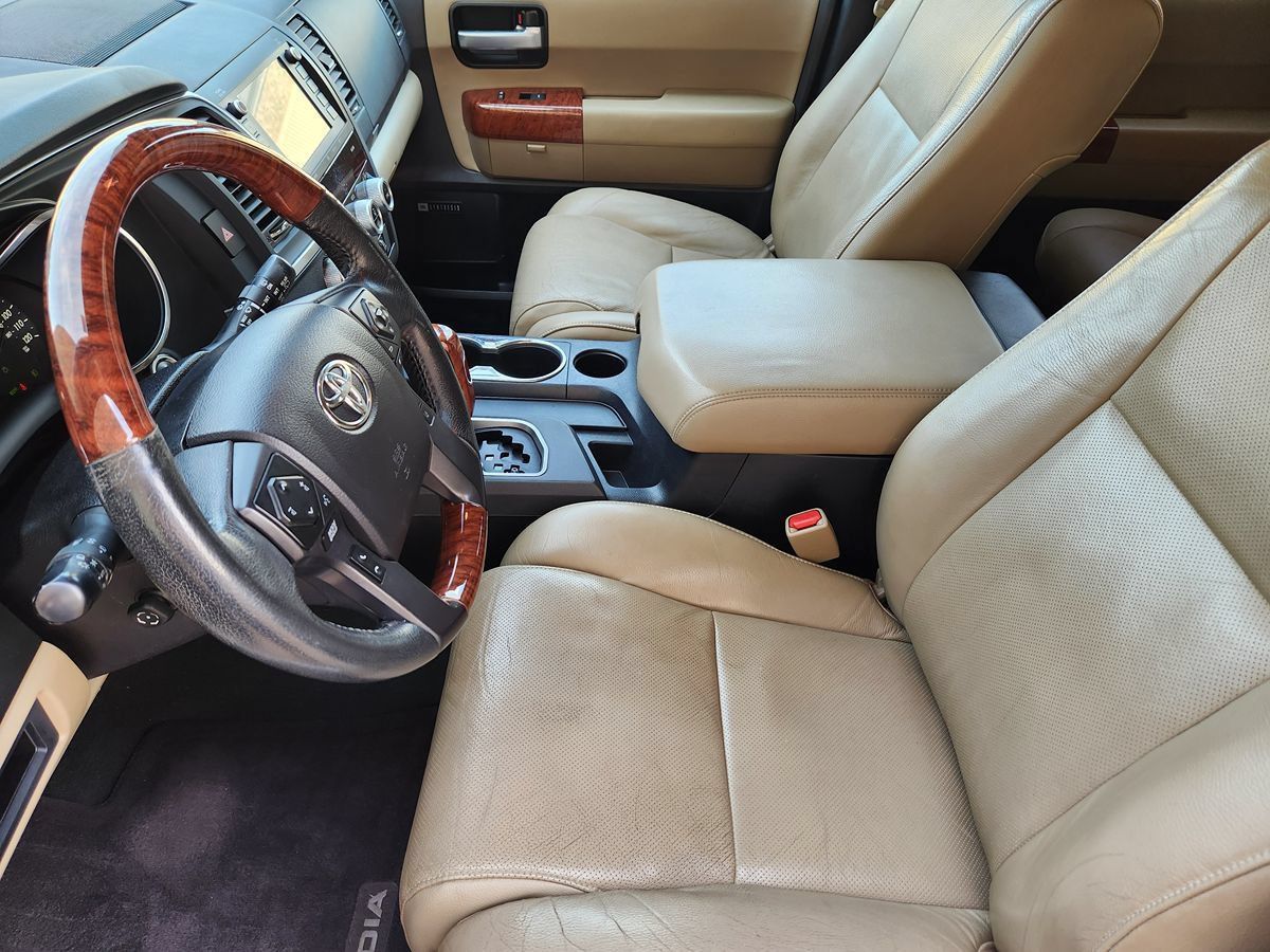 Used 2020 Toyota Sequoia Platinum RWD image 31