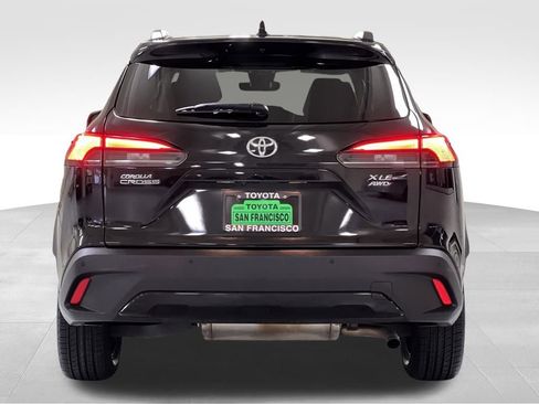 Certified 2022 Toyota Corolla Cross XLE image 4