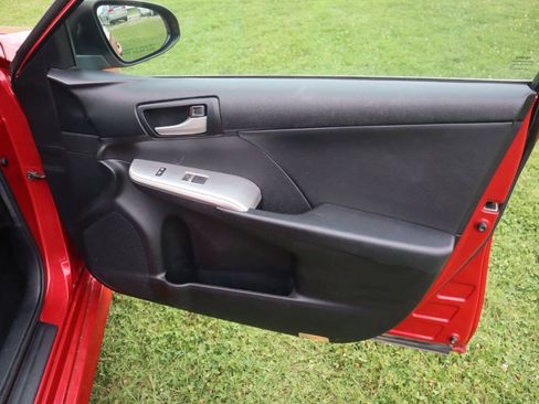 Used 2014 Toyota Camry SE FWD image 25