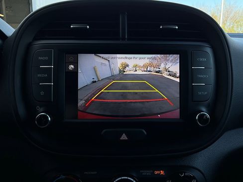 Used 2025 Kia Soul LX w/ LX Technology Package image 28