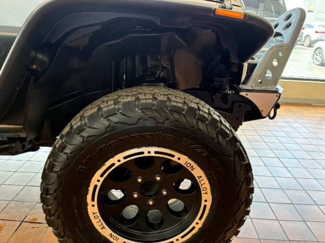 Used 2013 Jeep Wrangler Unlimited Sahara w/ Connectivity Group AWD/4WD image 35