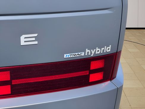 Used 2025 Hyundai Santa Fe Limited AWD/4WD image 46