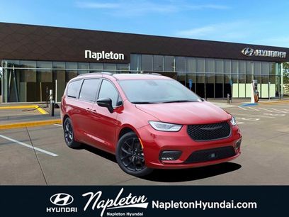 Used 2025 Chrysler Pacifica Limited